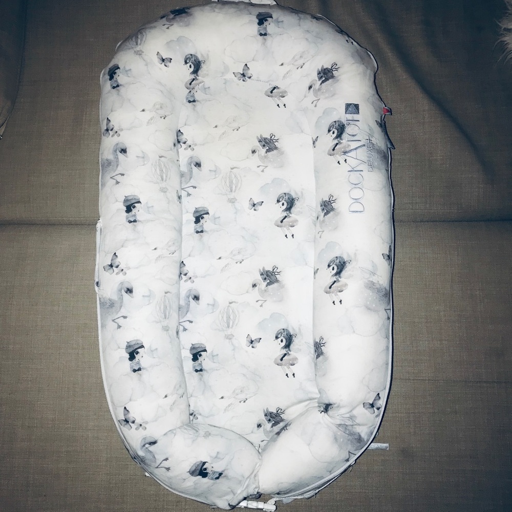 Deluxe Dock A Tot Mrs. Mighetto Pre Loved With Bag